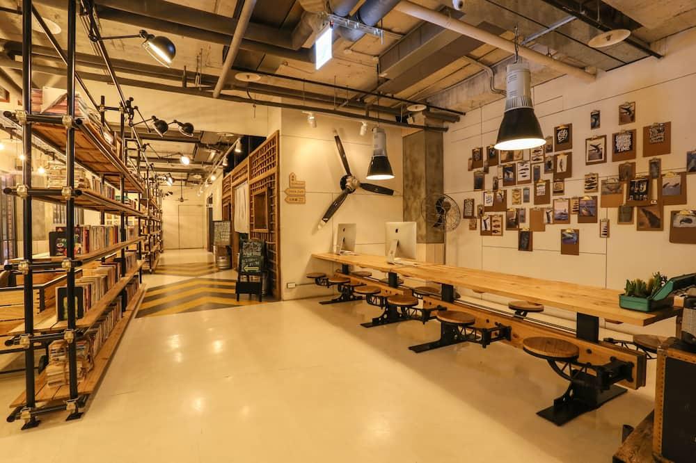 酒吧 / Expedia Group image