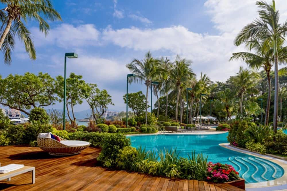 游泳池 / Expedia Group image