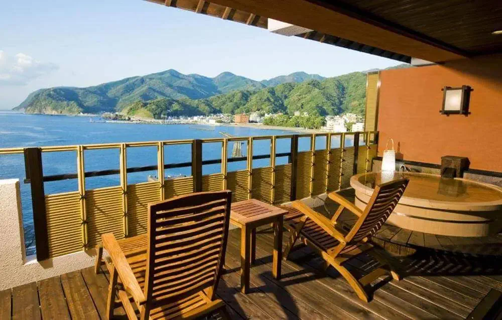 日本靜岡伊豆溫泉酒店推薦- 新海花亭和泉