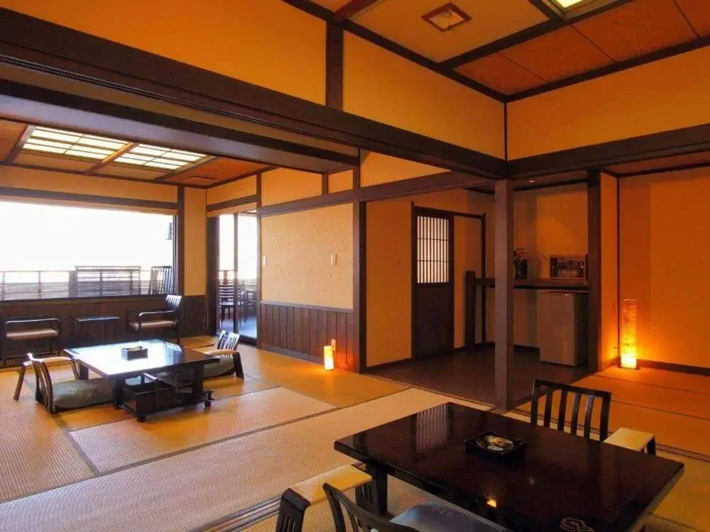 日本靜岡伊豆溫泉酒店推薦- 新海花亭和泉