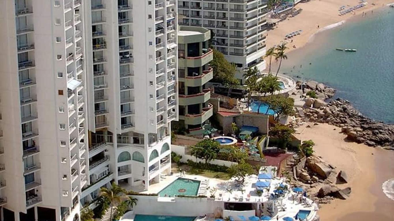 Las Torres Gemelas Suites and Beach Resort - 阿卡波可