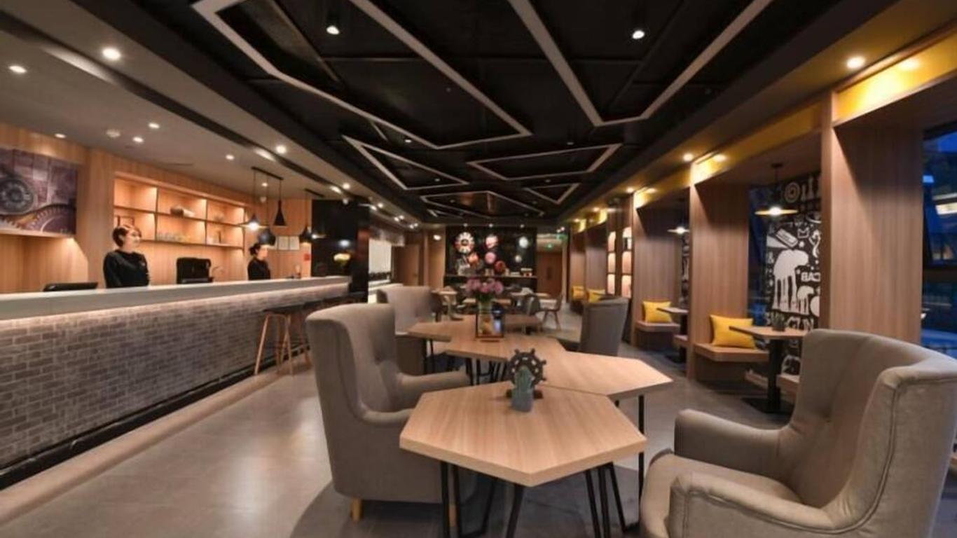 成都犀浦天河亞朵輕居酒店