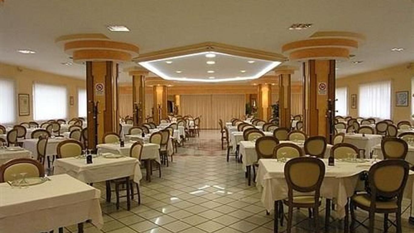 阿闊里奧酒店 - 坎波馬里諾