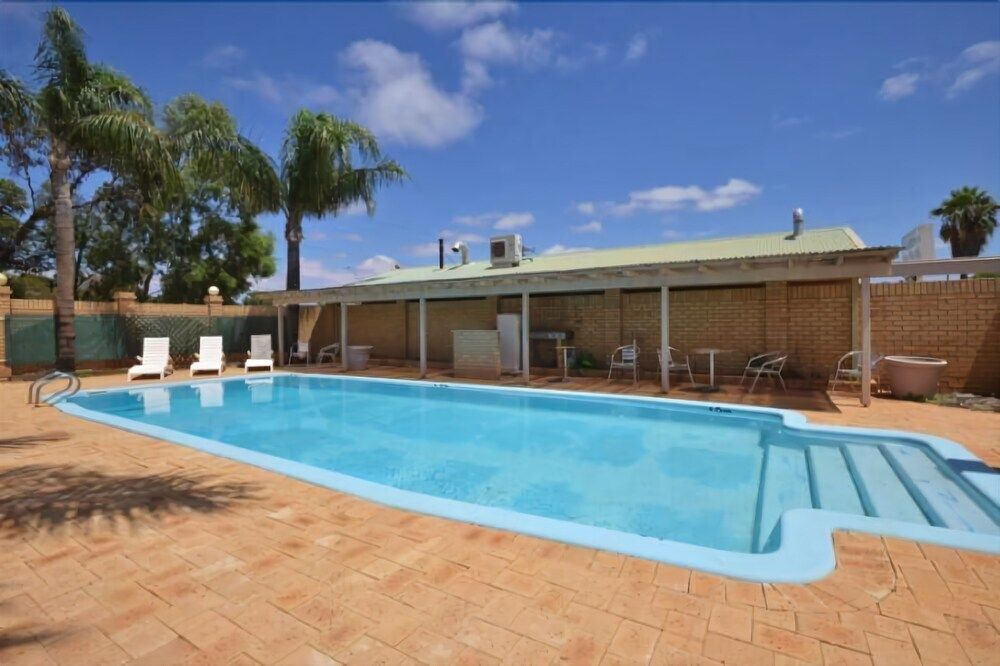 游泳池