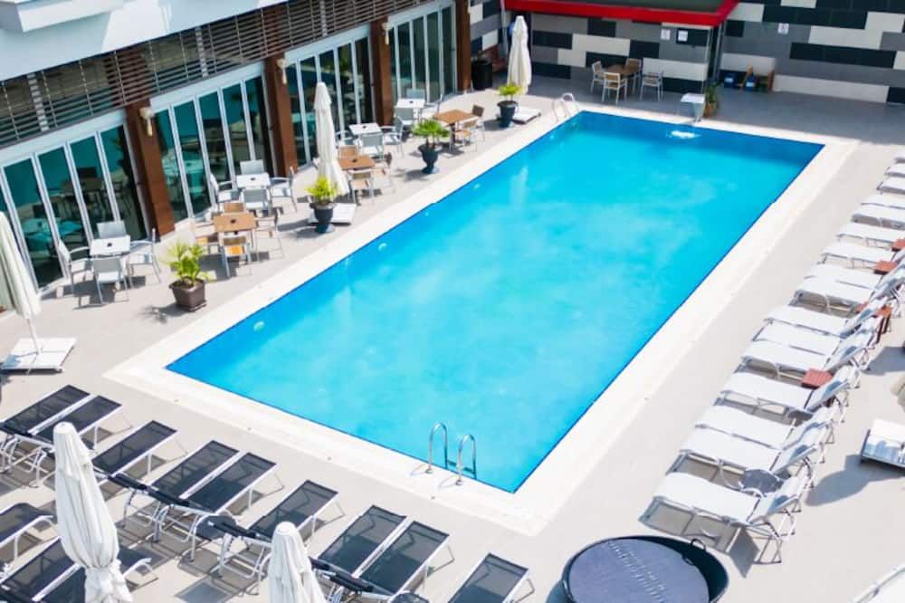 游泳池