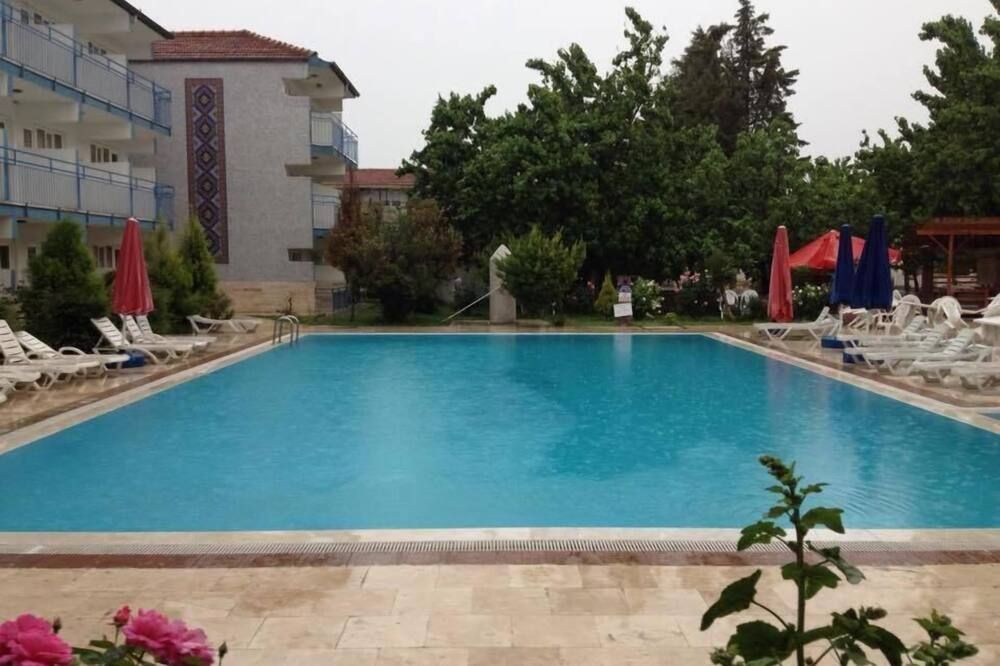 游泳池
