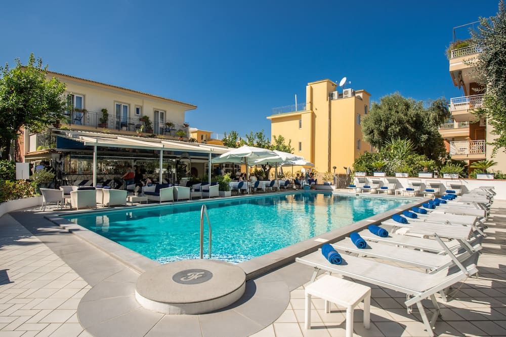 游泳池